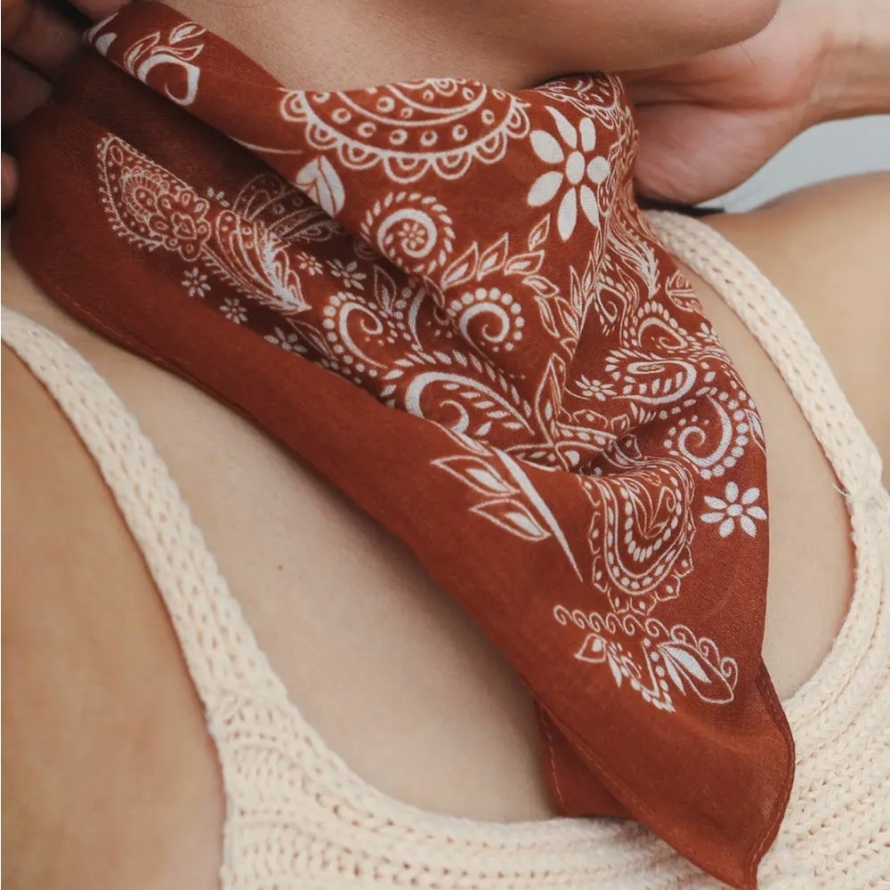Rust Bandana Pattern Scarf - Picture 4 of 5